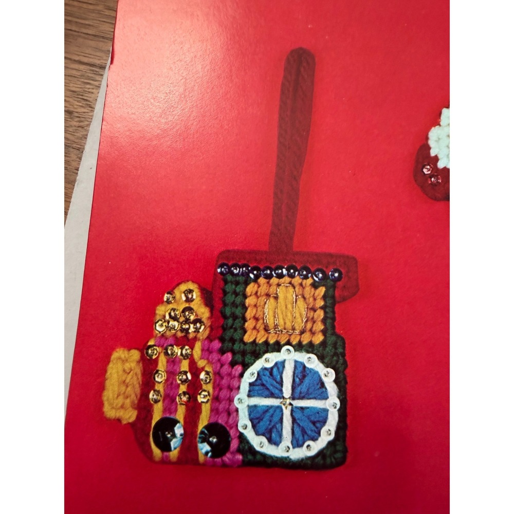 VTG Bucilla Needlepoint 4 Ornament Kit DIY Christmas Crafts Plastic Canvas Open - Picture 13 of 14